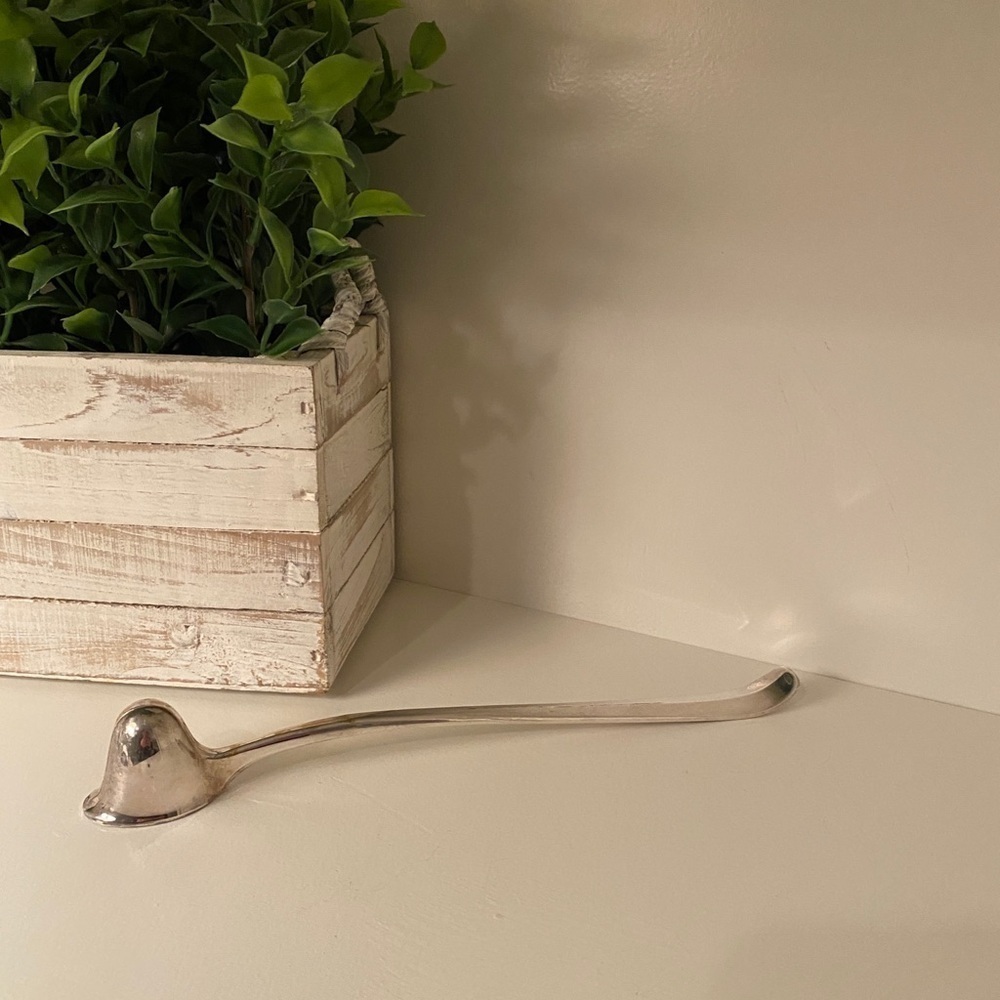 SG England Silver Plate Georgian Pattern Candle Snuffer